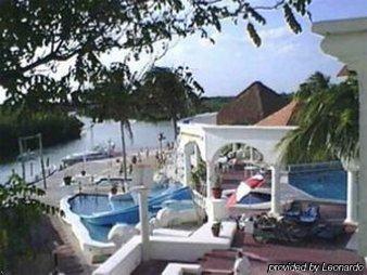 The Caribbean Princess Канкун Екстериор снимка